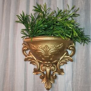 Vintage 1978 Syroco Homco Wall Pocket